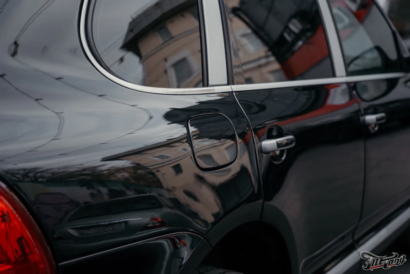 Обширный кузовной ремонт Porsche Cayenne 2003 года!